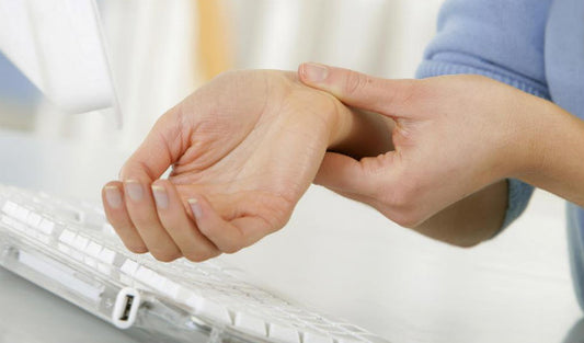 3 Ways To Keep Your Mouse From Murdering Your Wrist