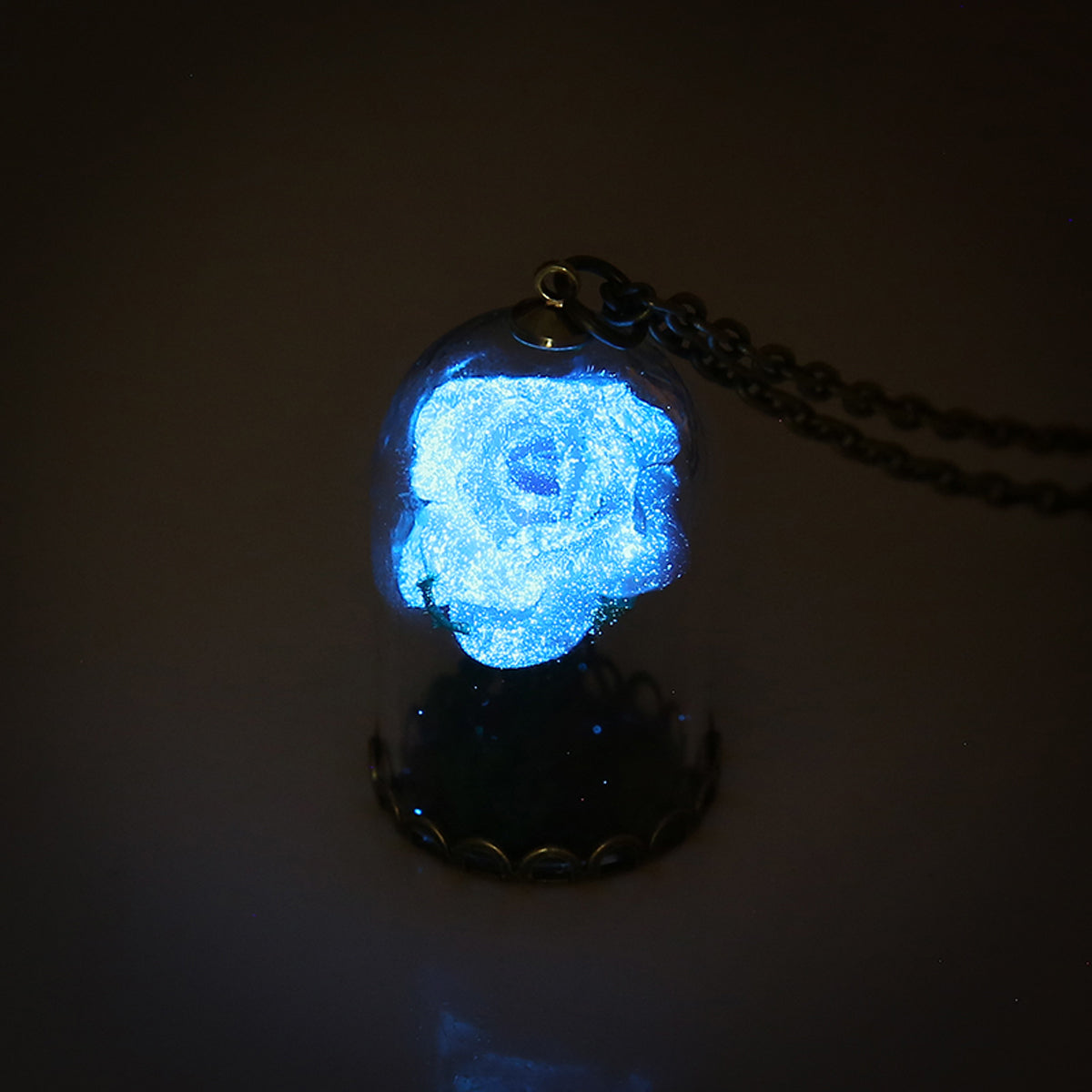 Enchanted Roses Glow In The Dark Necklace - Fanduco
