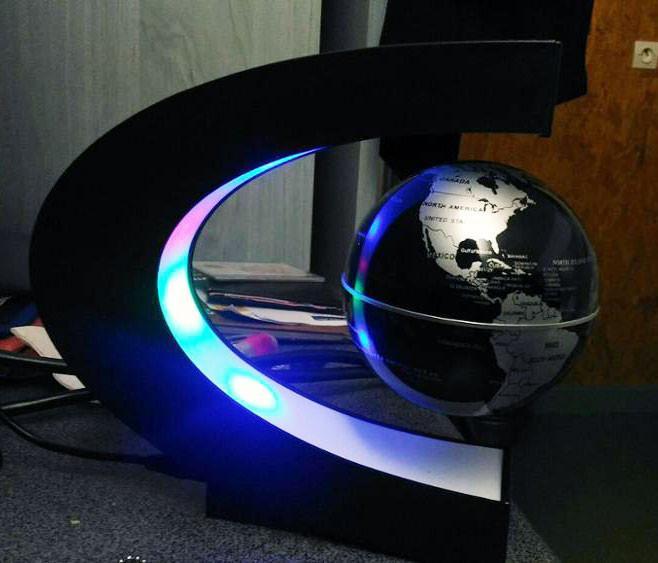 Fanduco Globes Futuristic Levitating World Globe