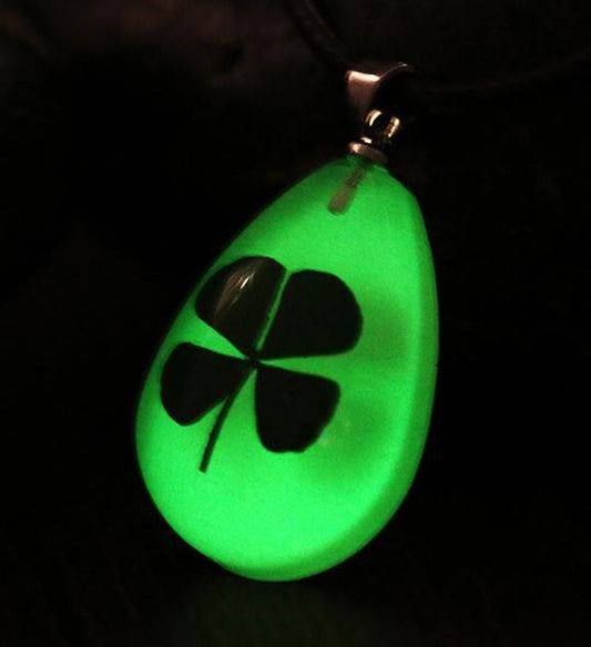 Fanduco Pendant Necklaces Luminous Lucky Clover Pendant