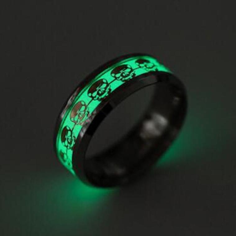 Fanduco Rings Glow In The Dark Skull Ring